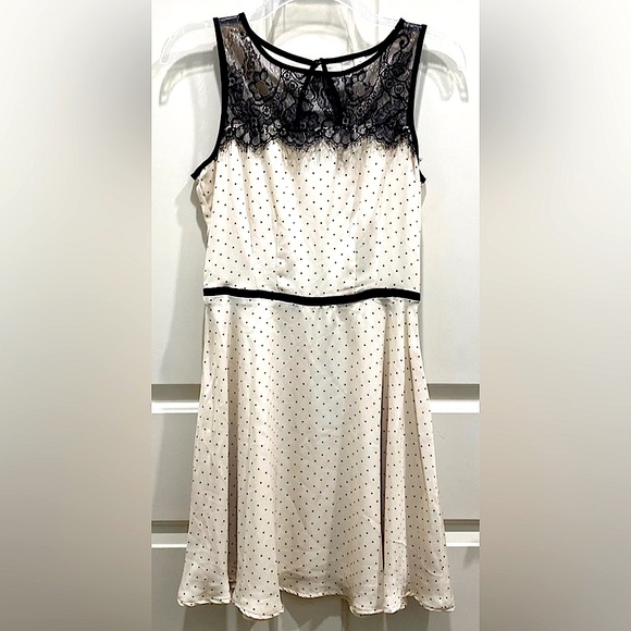 LC Lauren Conrad Polka Dot Sleeveless Lace Fit & Flare Lined Dressy Dress Size 4 - Picture 2 of 11